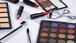 4k top view and rotate of cosmetic and brush collection. Stock Footage