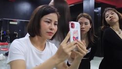 CLEAN : Instagram-ready: Vietnamese influencer teaches art of posing News Clip