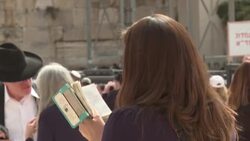 CLEAN : Worshippers attend Jewish Passover blessing at Western Wall News Clip
