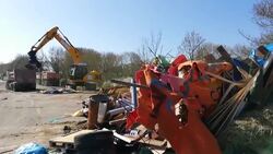 CLEAN : Loire-Atlantique: police evacuate climate activists from camp News Clip