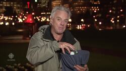 Bob McDonald illustrates gravitational waves News Clip