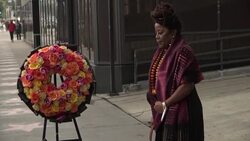 CLEAN : Fans pay homage to Sidney Poitier in Hollywood News Clip