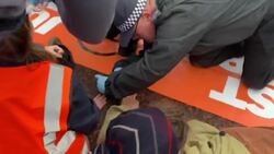 Police use syringes to unglue Just Stop Oil protesters from road Instructional Video