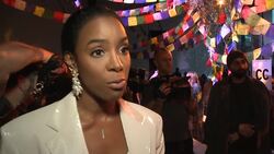 At Prabal Gurung, Kelly Rowland defends close friend Serena Williams; talks politics in fashion, Gigi, Bella and Anwar Hadid walk the catwalk News Clip