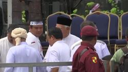 Malaysian Muslims rally to uphold Malay privileges News Clip