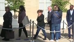 CLEAN : French queue at Elysee Palace to pay tribute to Chirac (2) News Clip