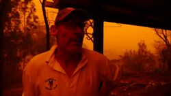 NSW resident stays to defend home against fires Instructional Video