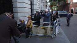 Ministers arrive for Cabinet meeting News Clip