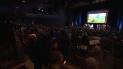 Hundreds mourn at Thousand Oaks vigil for shooting victims Instructional Video