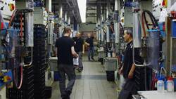 Inside the world's largest vinyl pressing plant with owner Ton Instructional Video