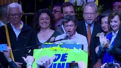 VOICED : Bogota elige a su primera alcaldesa una lesbiana simbolo anticorrupcion en Colombia News Clip