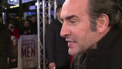 CLEAN : Clooney hits red carpet for Monuments Men News Clip