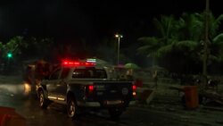 Brasil: Inauguraci n de carnaval acaba en tumulto News Clip