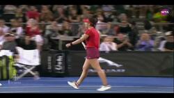 Canadian teen scores upset win over tennis powerhouse News Clip