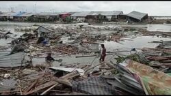 VOICED : Más de 20 muertos y casi una decena de desaparecidos por ciclón en Bangladés News Clip