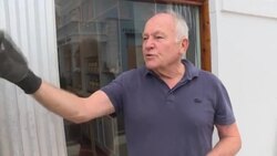 VOICED : Bermudas almacena agua y alimentos ante la llegada del huracán Fiona News Clip