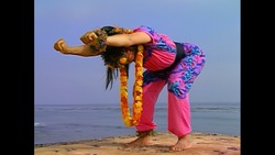 THE THIGH BONE’S CONNECTED TO THE HIP BONE Instructional Video