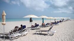 VOICED : Cuba reabrirá sus fronteras a los turistas a partir del 15 de noviembre News Clip