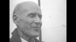 Socialist and labor leader Eugene Debs leaving Atlanta Federal Penitentiary on Christmas Day after his sentence for espionage is commuted News Clip