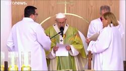 Dublin: Pope Francis asks for forgiveness in prayers at closing Mass News Clip