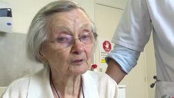 CLEAN : Covid booster shots given in France's nursing homes News Clip