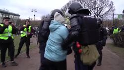 CLEAN : Thousands of pro-Navalny protesters rally in Saint Petersburg News Clip