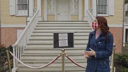 NYC tour guide makes ends meet after layoff News Clip