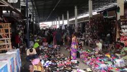 VOICED : En Burundi, protegido del coronavirus por "la gracia de Dios", la vida continúa News Clip