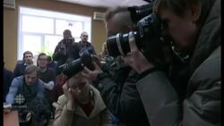 Russia detains anti-corruption protesters News Clip