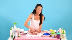 How to Give a Newborn a Bath Instructional Video