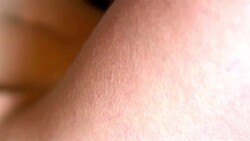 I WONDER - Why Do We Get Goose Bumps? Instructional Video