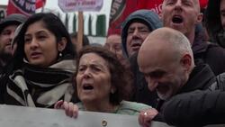 Agency workers hired to cover Birmingham bin strikers join them on picket line News Clip