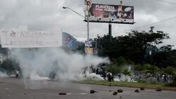 CLEAN : Protest in tense Honduras after News Clip