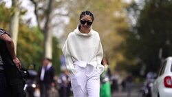 Street Style - PFW September 2018 Stock Footage