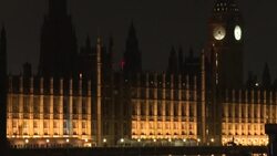 CLEAN : Thousands queue overnight to pay respects to Queen Elizabeth II News Clip