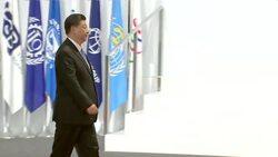 Shinzo Abe greeting Chinese President Xi Jinping in Osaka News Clip