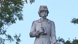 CLEAN : STOCKSHOTS: Confederate Statues in Texas News Clip