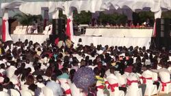 CLEAN : Hundreds marry at mass Valentine's Day wedding in Nicaragua News Clip