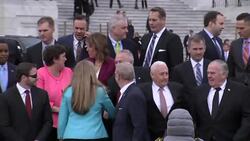 116th Congress member-elects take class photo News Clip