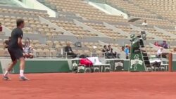 VOICED : Roger Federer anuncia su retirada tras dejar una huella indeleble en la historia del tenis News Clip