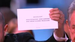 Huge Oscar mix-up: wrong best picture announced News Clip