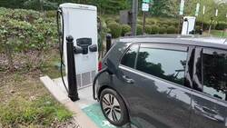 Electric, hybrid cars now required to have passenger to drive in HOV lane during peak hours News Clip