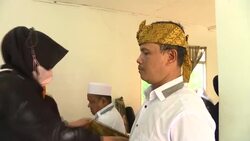CLEAN : Indonesian blind couples hold mass wedding on on 22-02-2022 News Clip