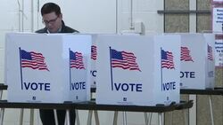 VOICED : Estadounidenses en seis estados votan en primarias democratas News Clip