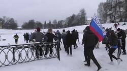 Russian town swaps New Year champagne for running News Clip
