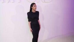 Henry Golding celebrates 'Crazy Rich Asians' third week at No. 1 at the Tom Ford fashion show along with celeb guests including Cardi B and Tom Hanks Instructional Video