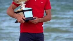 VOICED : Juez ordena liberación de Djokovic en Australia News Clip