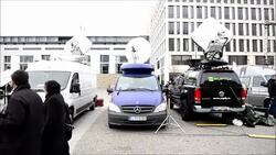 CLEAN : Khodorkovsky's hotel surrounded by News Clip