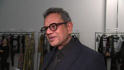 Debra Messing, Ryan Seacrest and Miss Universe attend Naeem' Khan's glamorous '70s-inspired show featuring original Halston models Instructional Video