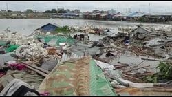 CLEAN : Chittagong residents search for belongings amid debris after cyclone hits Bangladesh News Clip